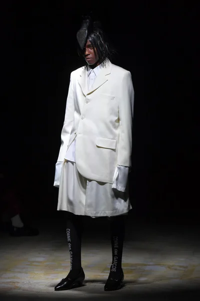 Look 3